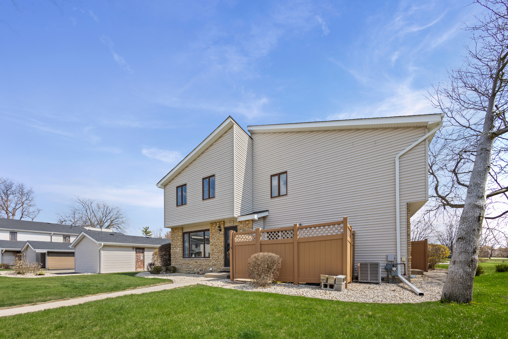 231 E Woodlawn Road, New Lenox, IL 60451