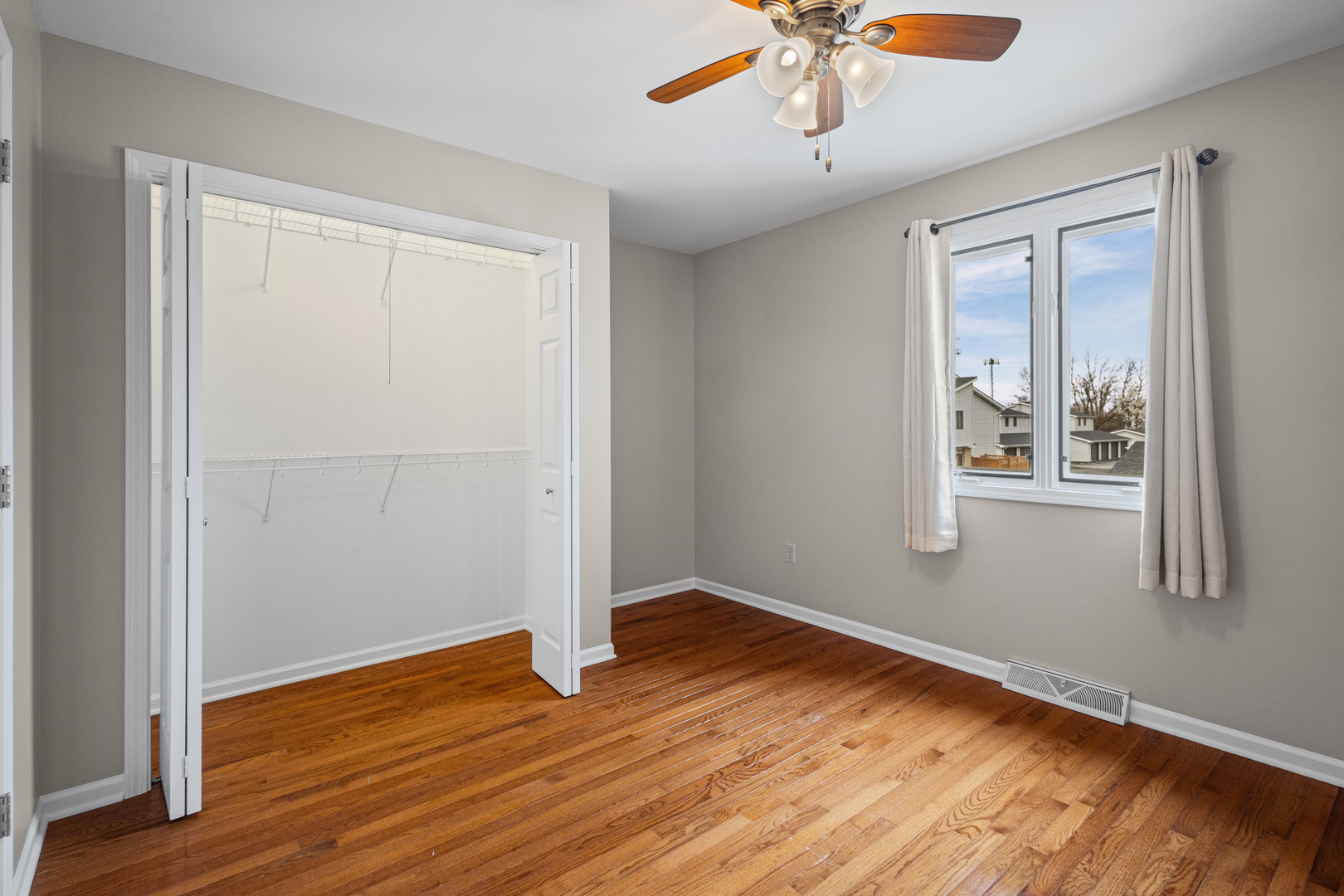 231 E Woodlawn Road, New Lenox, IL 60451