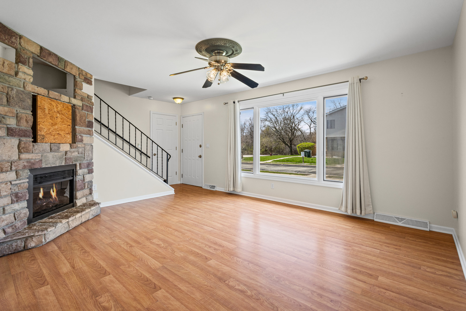 231 E Woodlawn Road, New Lenox, IL 60451