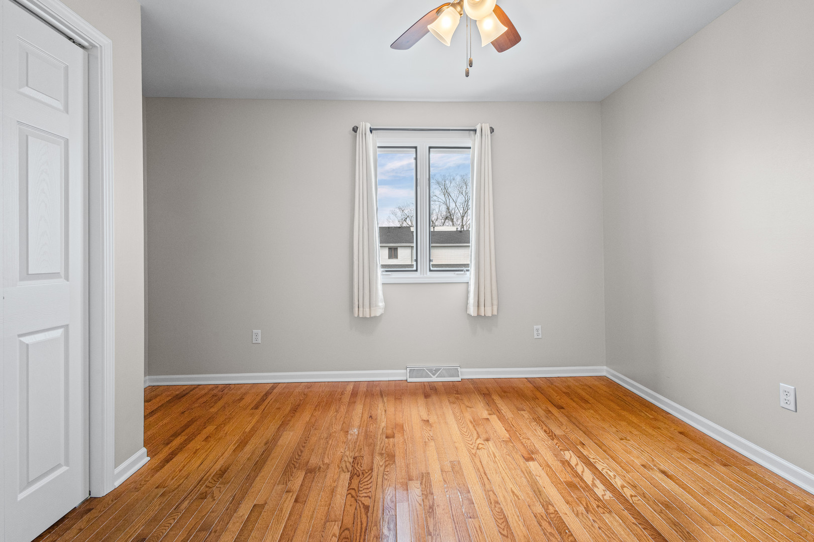 231 E Woodlawn Road, New Lenox, IL 60451