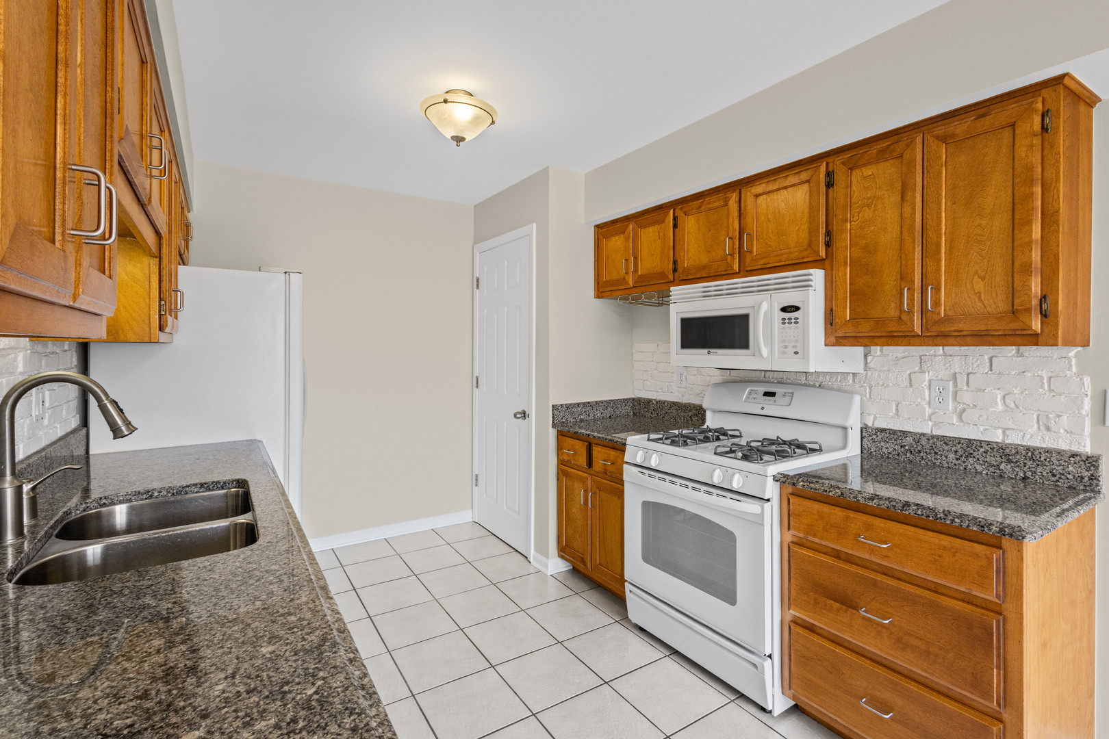 231 E Woodlawn Road, New Lenox, IL 60451