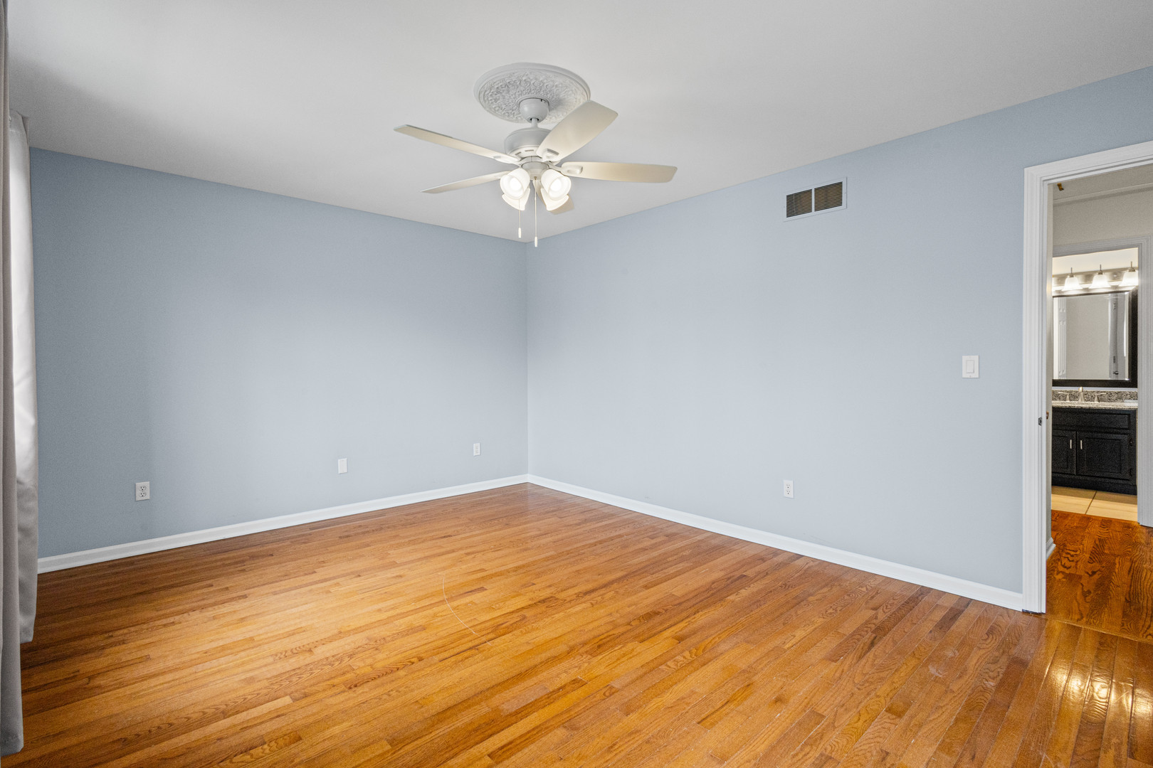 231 E Woodlawn Road, New Lenox, IL 60451