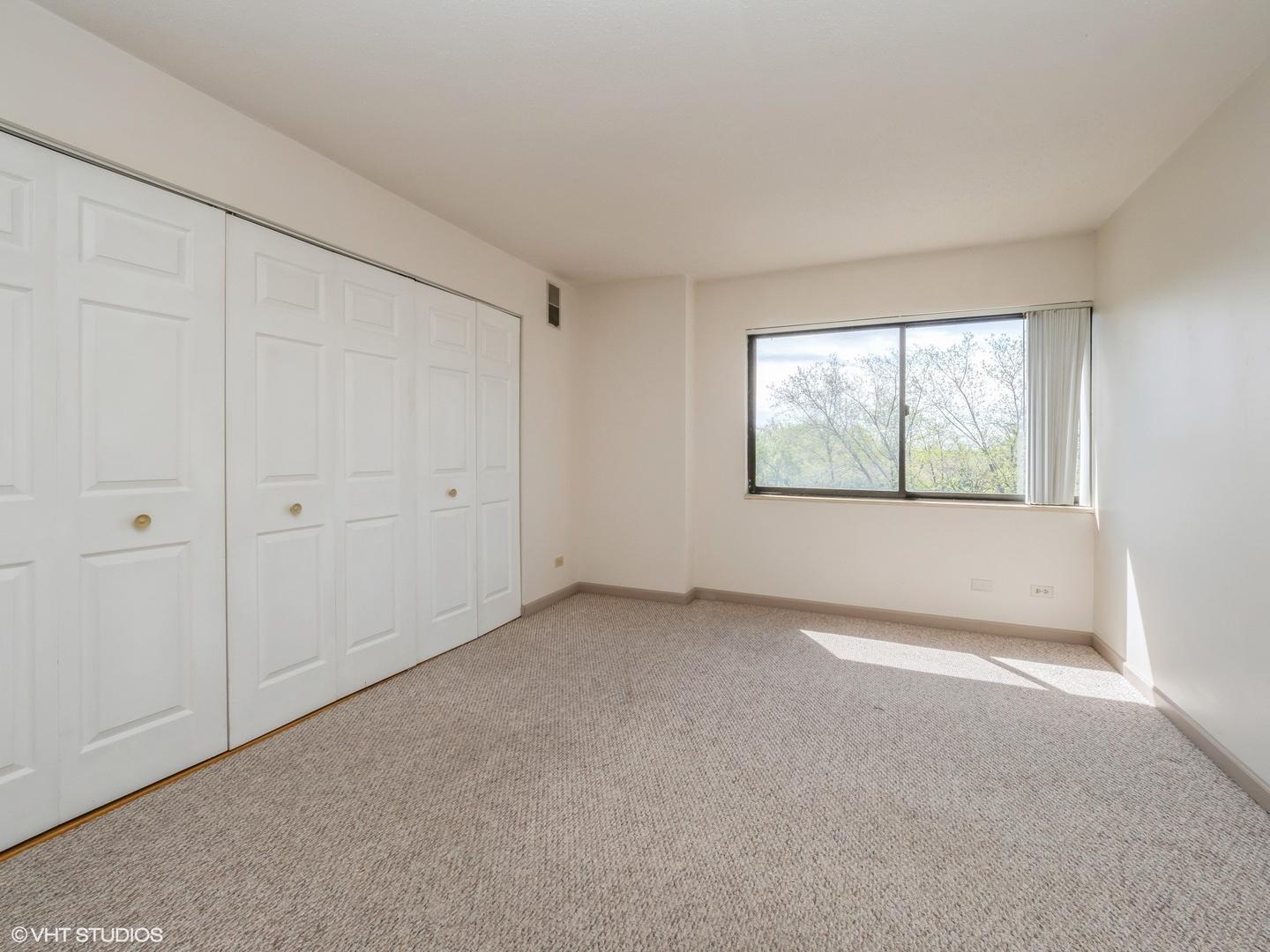 1800 Huntington Boulevard #409, Hoffman Estates, IL 60169