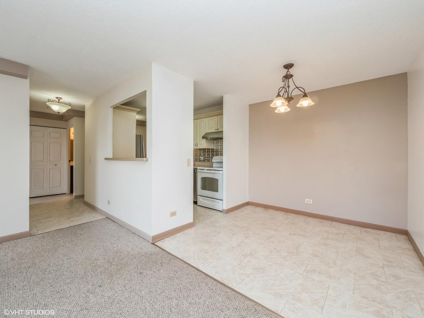 1800 Huntington Boulevard #409, Hoffman Estates, IL 60169