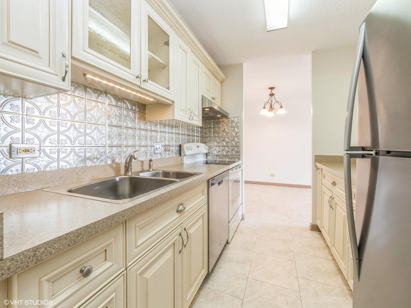 1800 Huntington Boulevard #409, Hoffman Estates, IL 60169