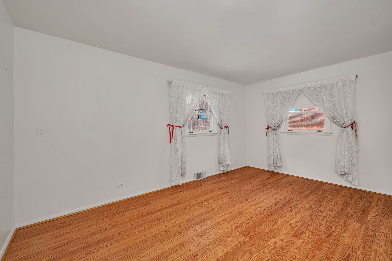 409 W Jefferson Street, Morris, IL 60450