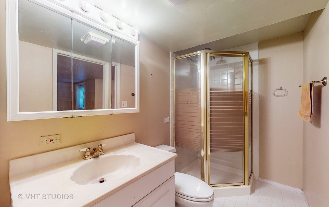 712 N Victoria Drive, Palatine, IL 60074
