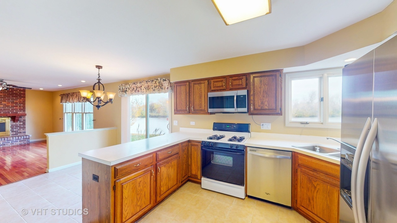 712 N Victoria Drive, Palatine, IL 60074