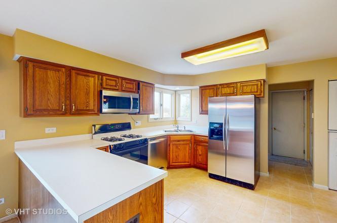 712 N Victoria Drive, Palatine, IL 60074