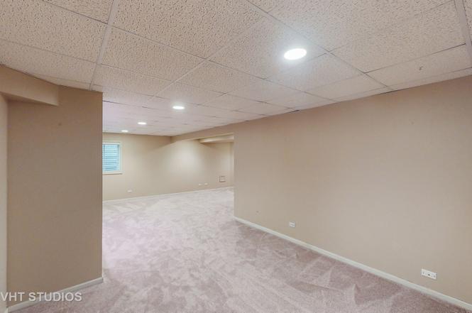 712 N Victoria Drive, Palatine, IL 60074