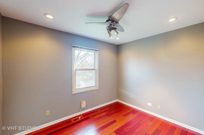 712 N Victoria Drive, Palatine, IL 60074