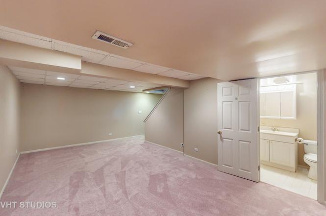712 N Victoria Drive, Palatine, IL 60074