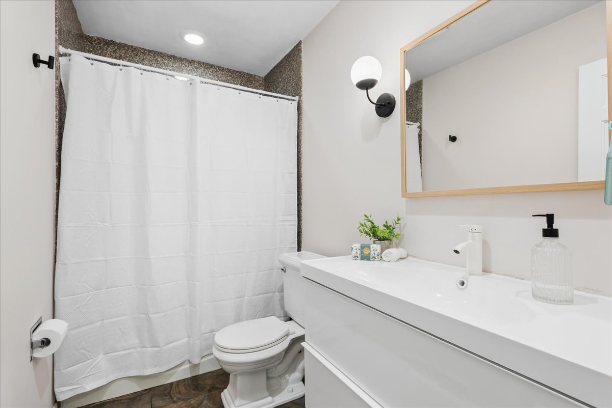 Naperville, IL 60564