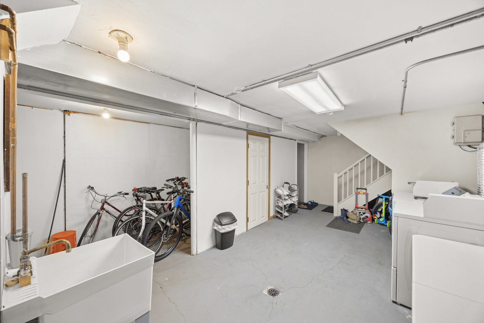 9030 Kenton Avenue, Skokie, IL 60076