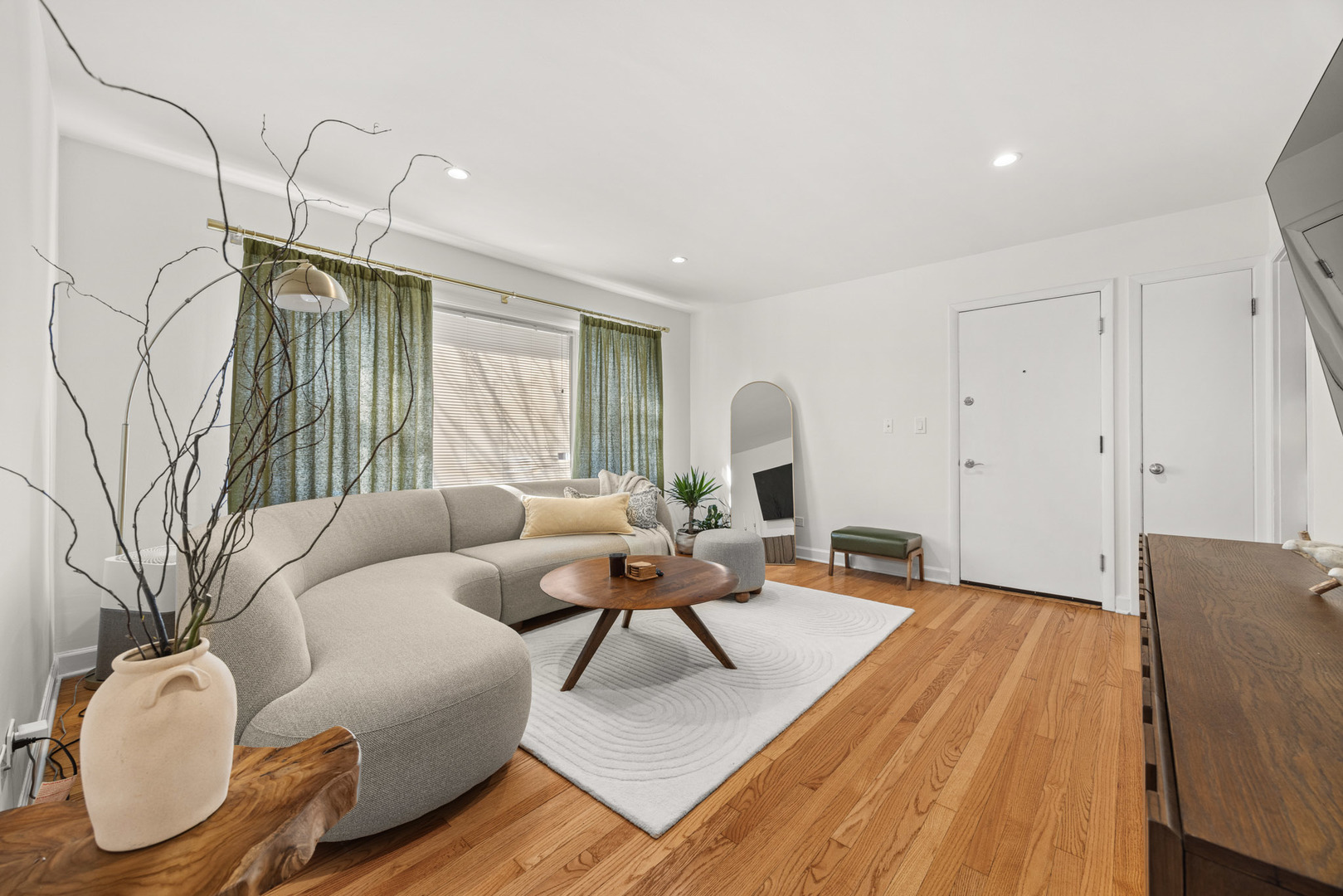 9030 Kenton Avenue, Skokie, IL 60076