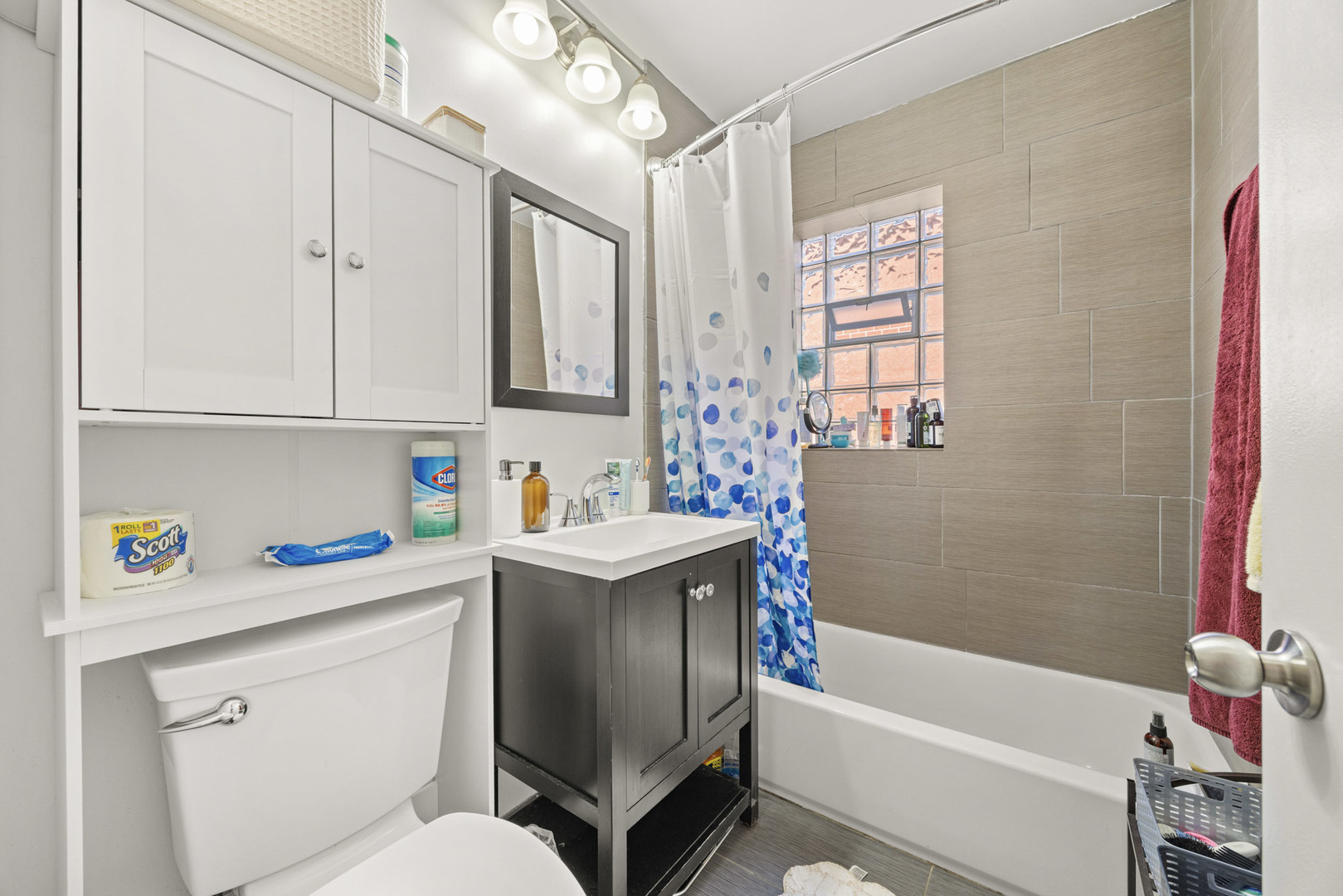 9030 Kenton Avenue, Skokie, IL 60076