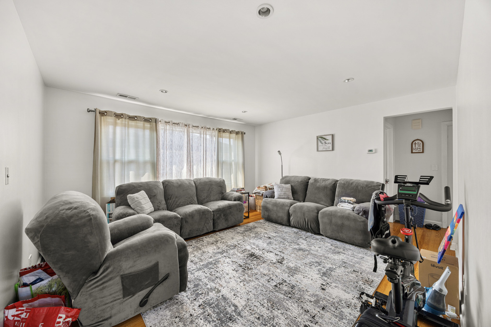 9030 Kenton Avenue, Skokie, IL 60076