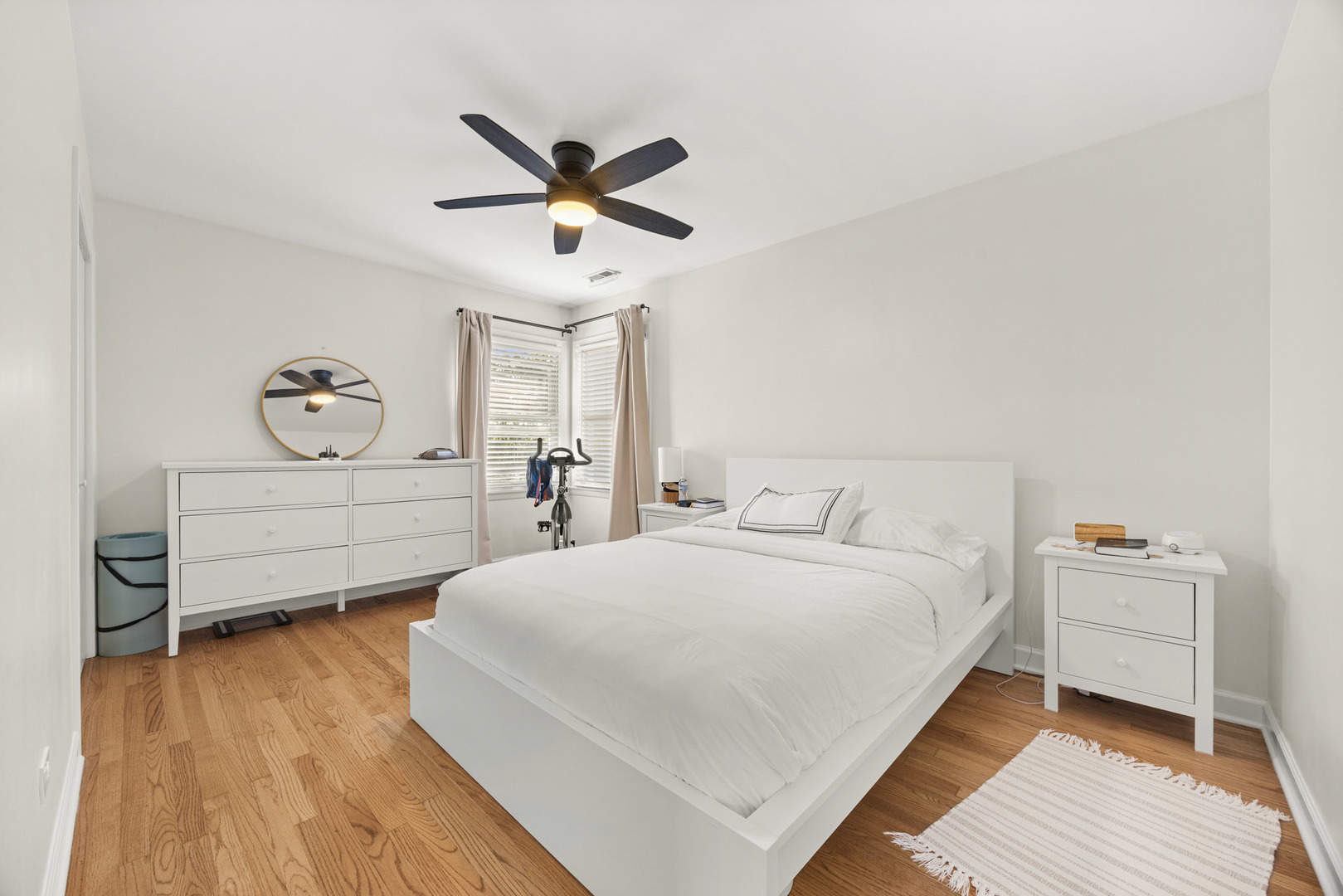 9030 Kenton Avenue, Skokie, IL 60076