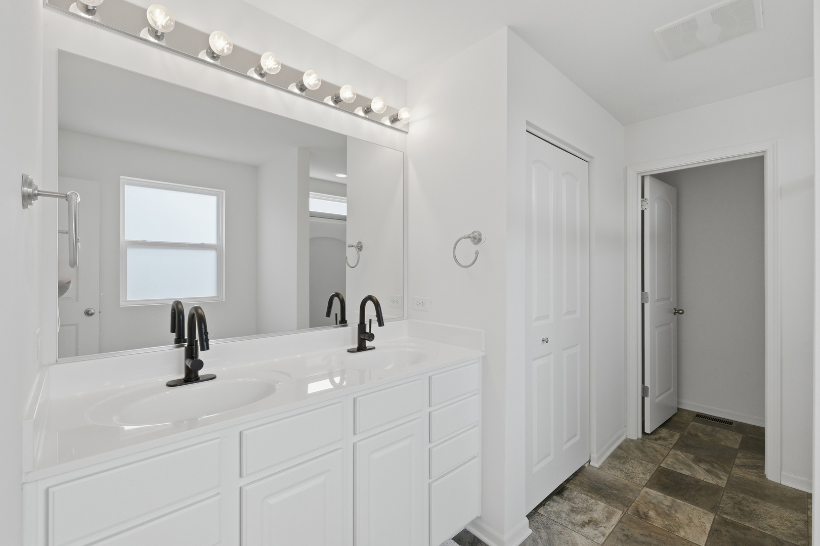 1108 Kolar Avenue, Joliet, IL 60431