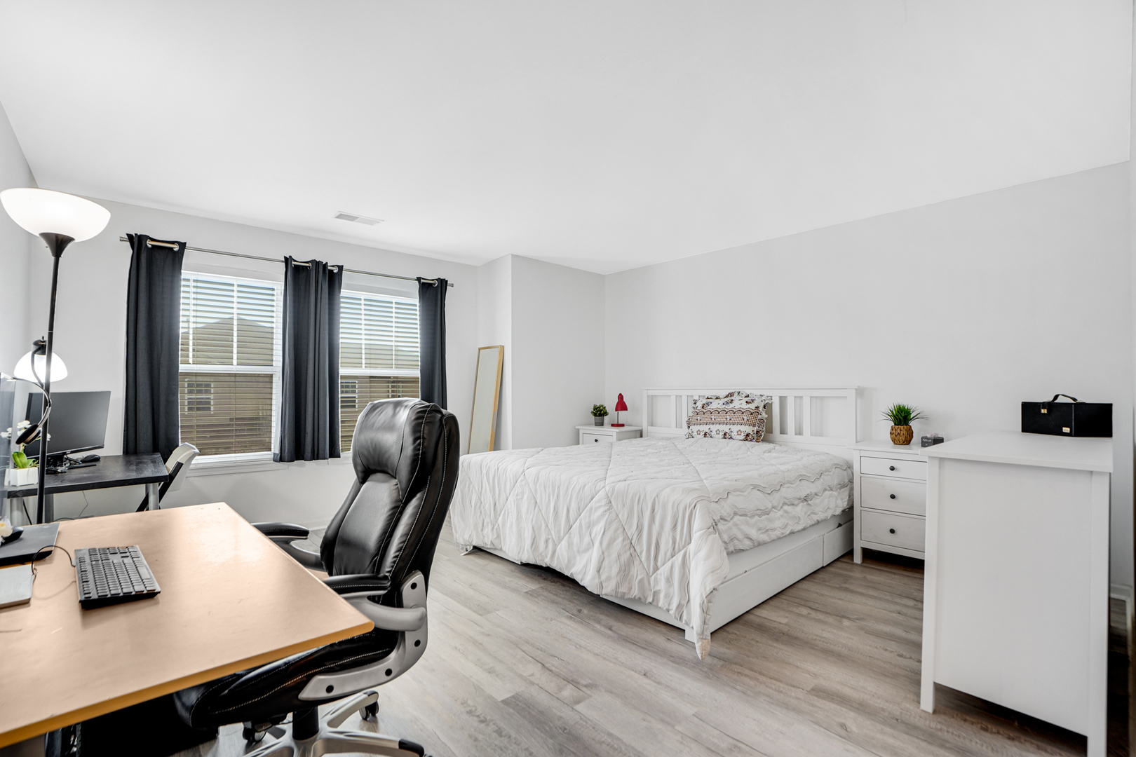 1877 CRENSHAW Circle #1877, Vernon Hills, IL 60061