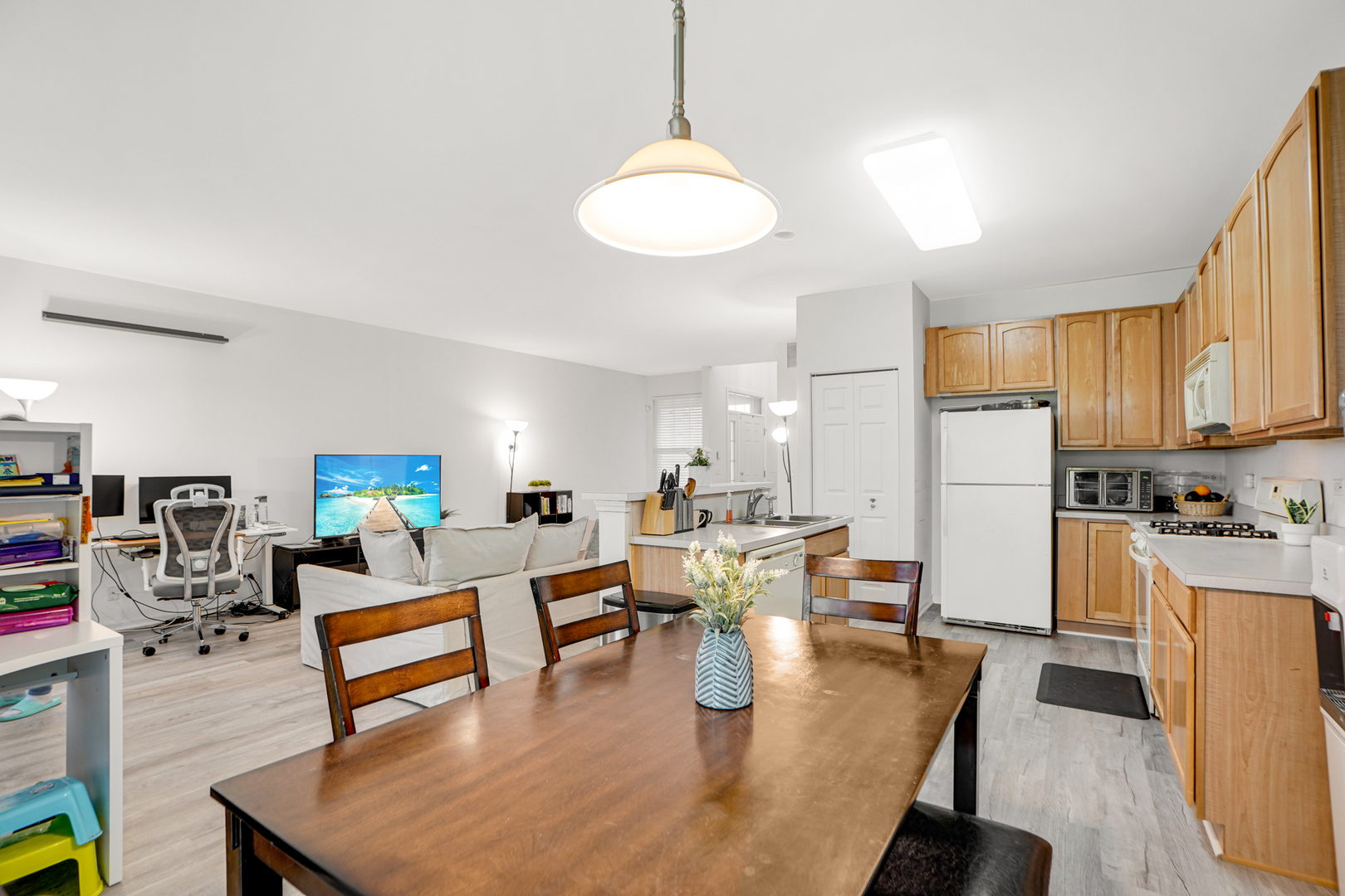 1877 CRENSHAW Circle #1877, Vernon Hills, IL 60061