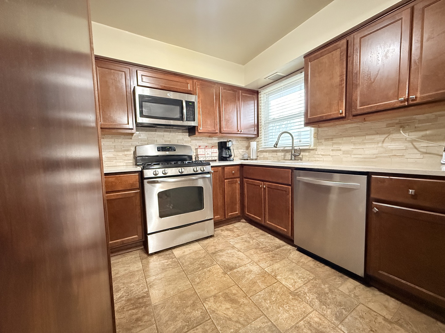 117 W 158th Place, Harvey, IL 60426