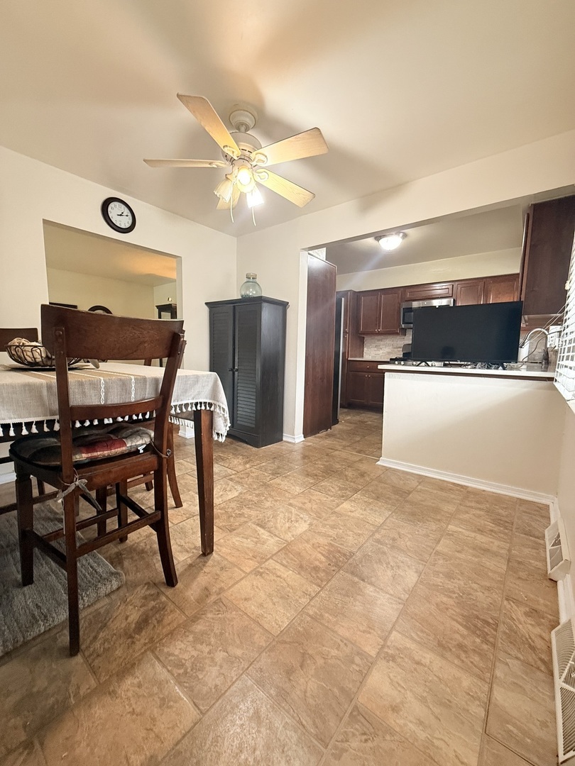 117 W 158th Place, Harvey, IL 60426