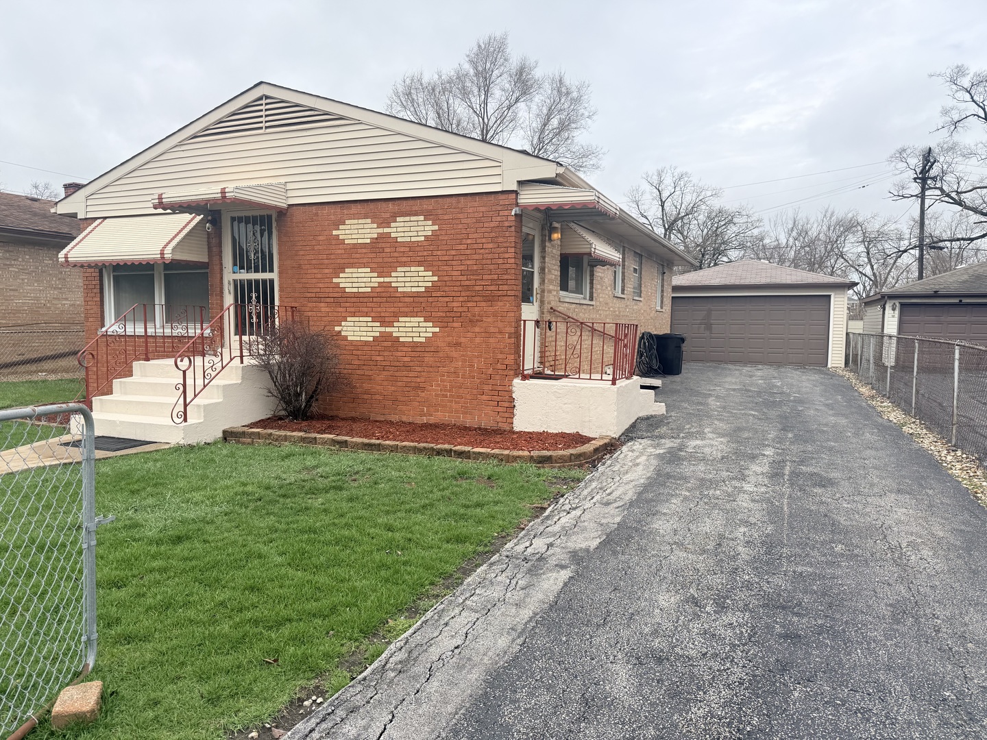 117 W 158th Place, Harvey, IL 60426