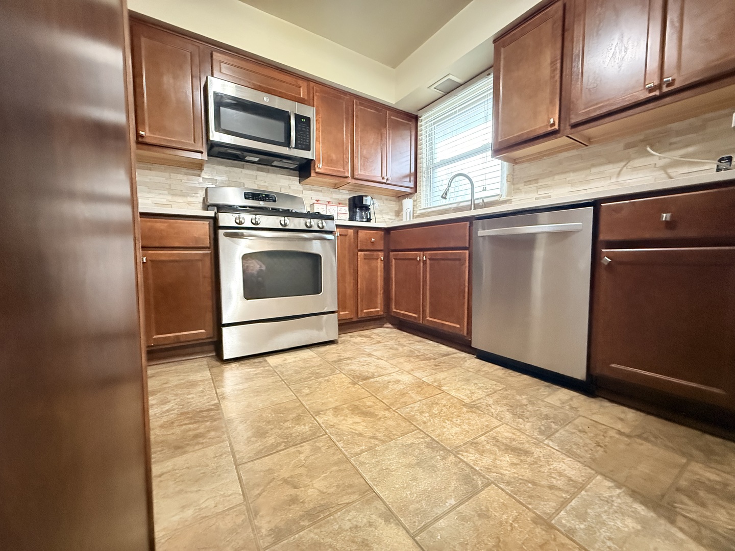 117 W 158th Place, Harvey, IL 60426