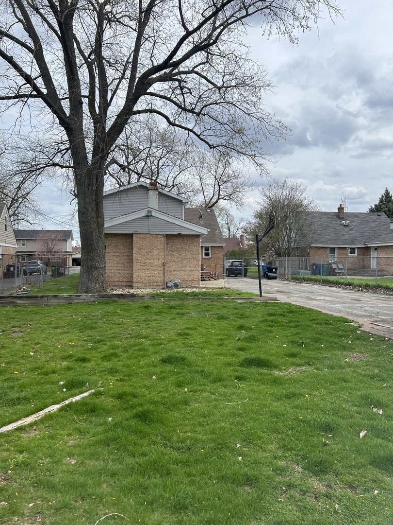 6812 Maple Court, Bridgeview, IL 60455