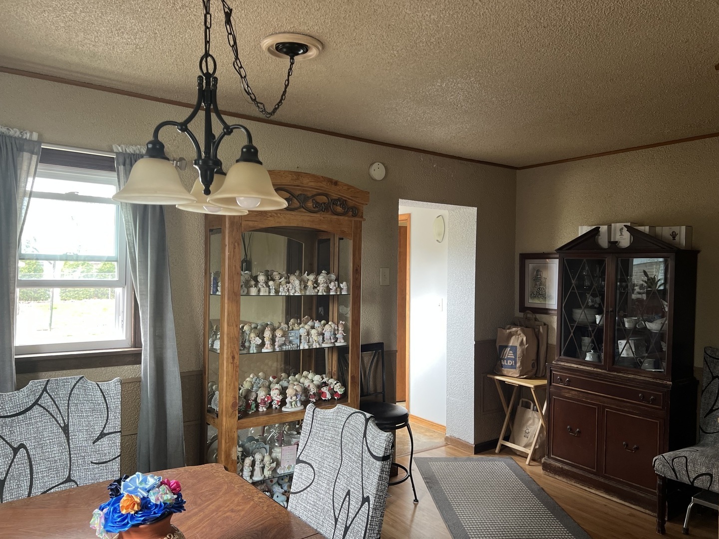 6812 Maple Court, Bridgeview, IL 60455