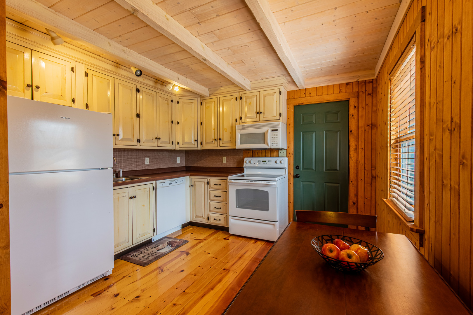 121 Indian Hills Drive, Putnam, IL 61560