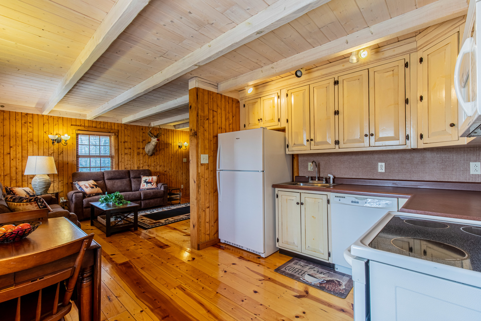 121 Indian Hills Drive, Putnam, IL 61560