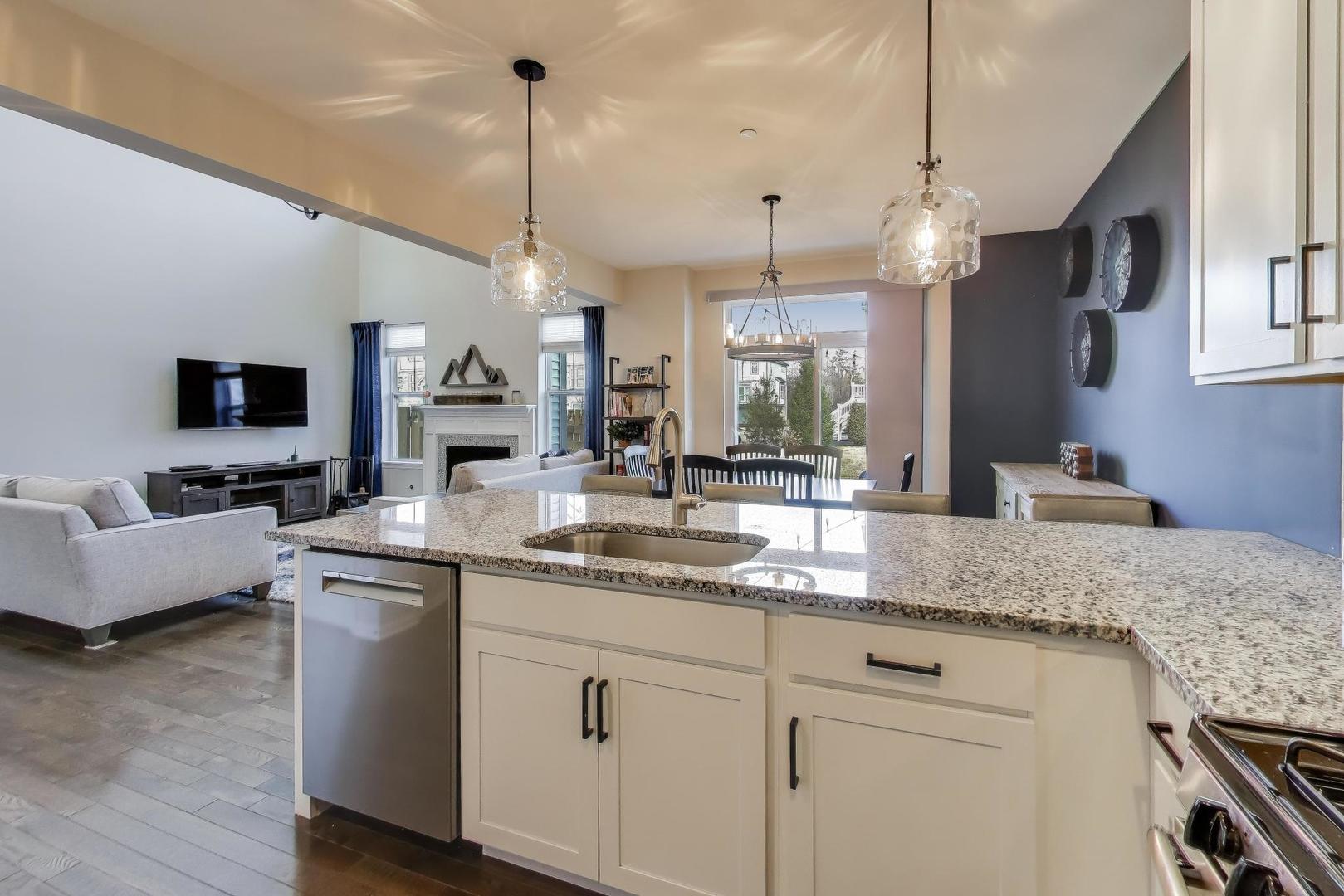 3223 N Heritage Lane, Arlington Heights, IL 60004