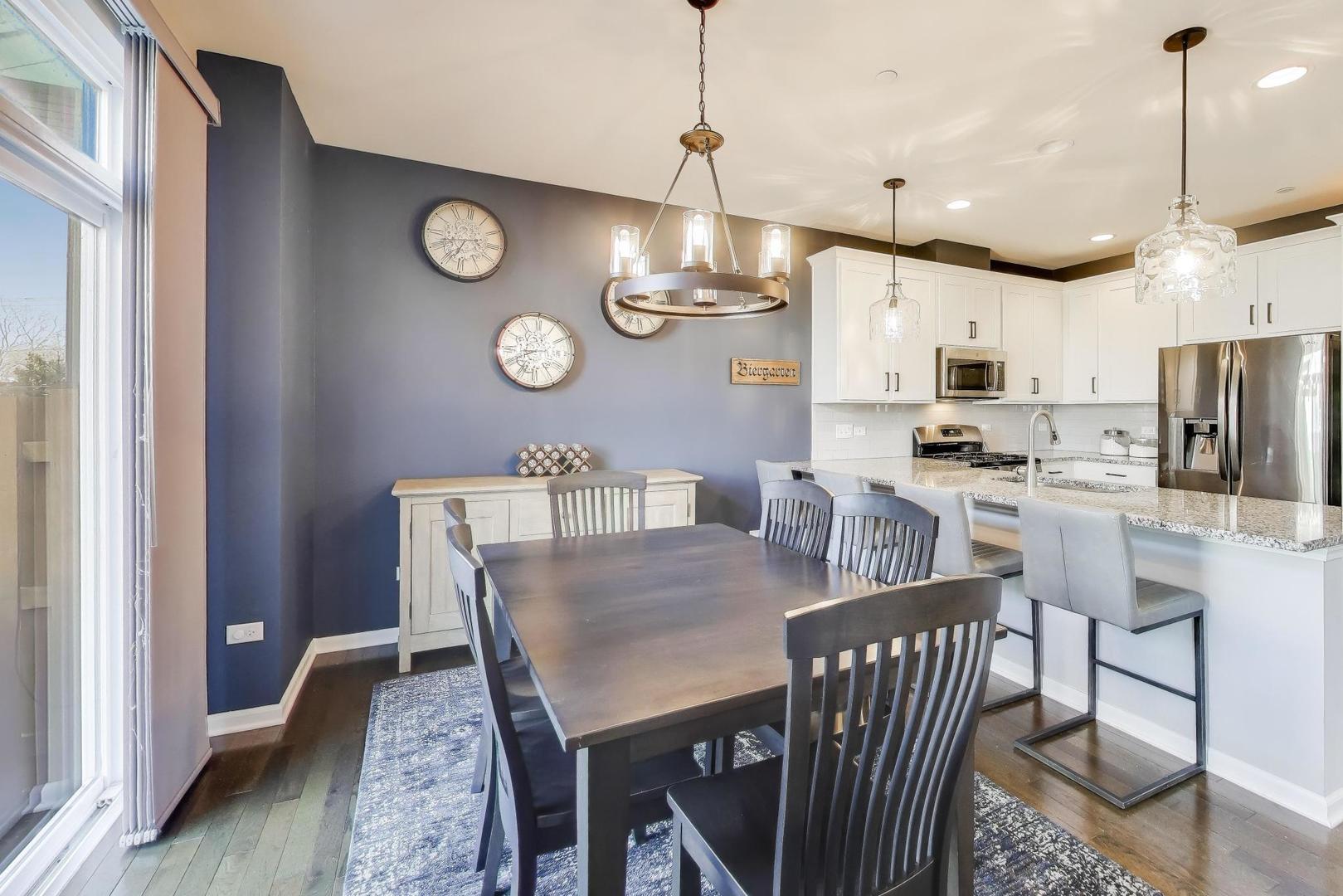 3223 N Heritage Lane, Arlington Heights, IL 60004