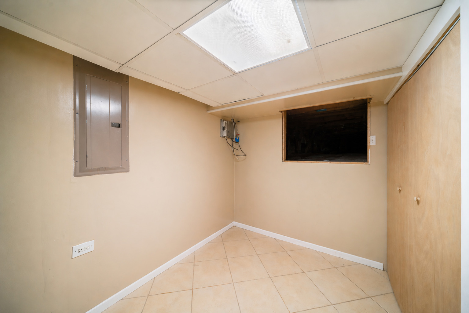 39371 Crofton Lane, Beach Park, IL 60083