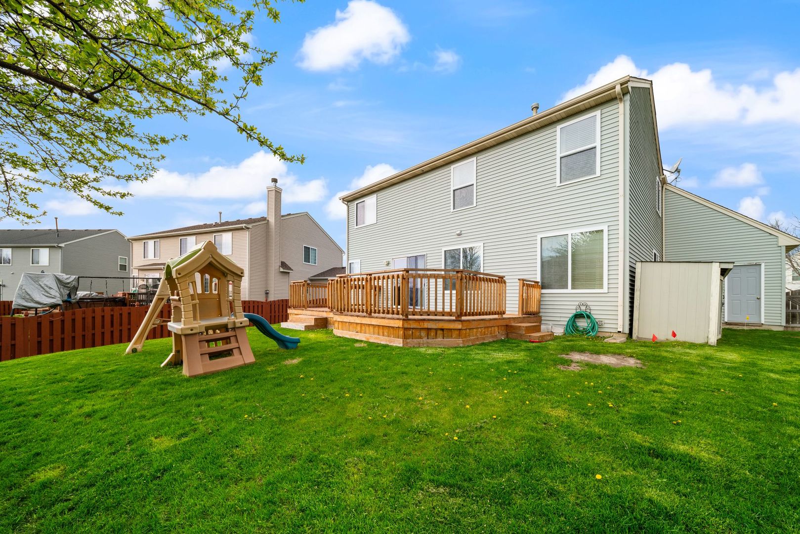 39371 Crofton Lane, Beach Park, IL 60083