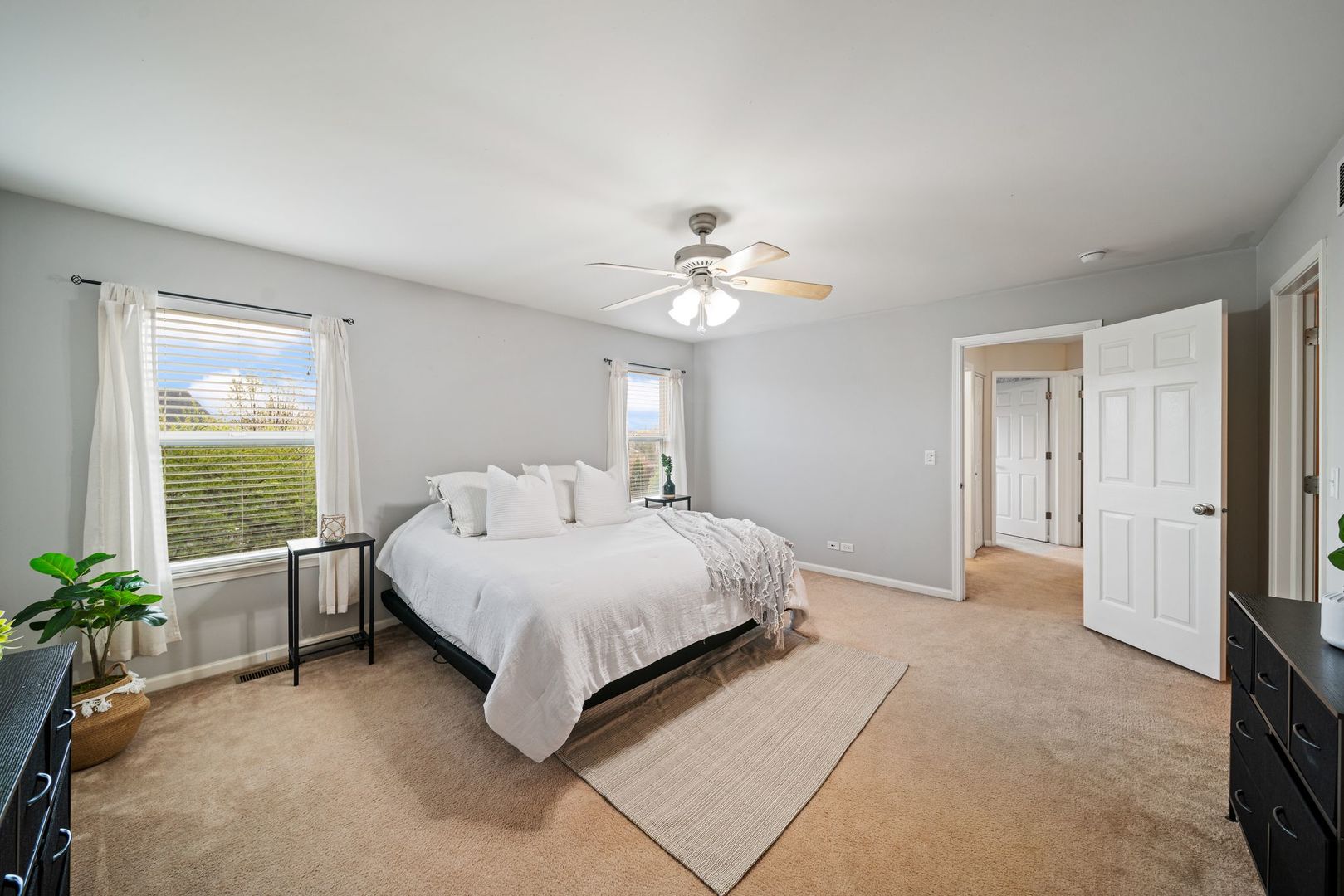 39371 Crofton Lane, Beach Park, IL 60083