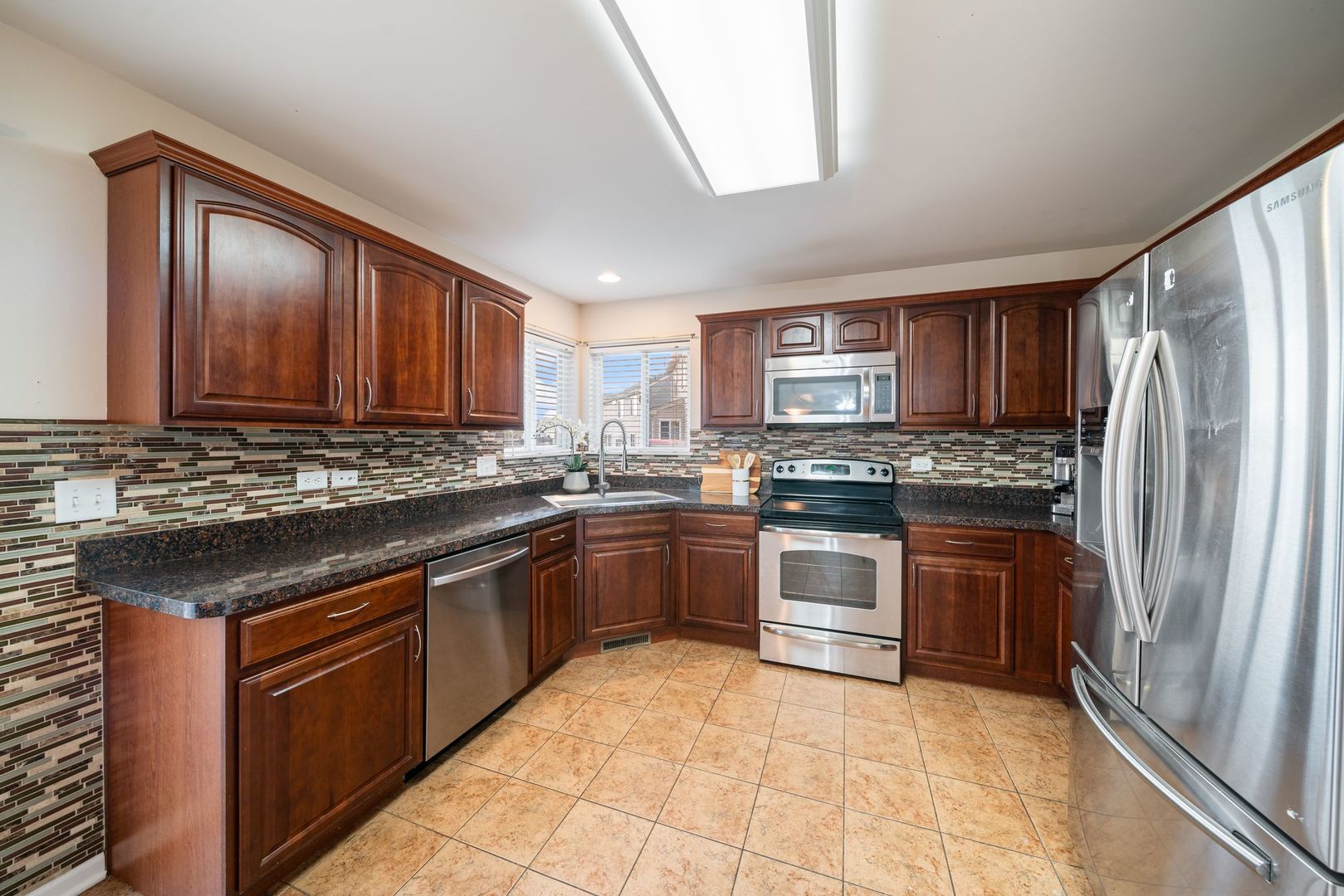 39371 Crofton Lane, Beach Park, IL 60083