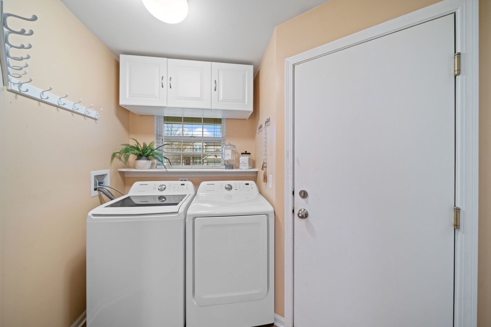 39371 Crofton Lane, Beach Park, IL 60083