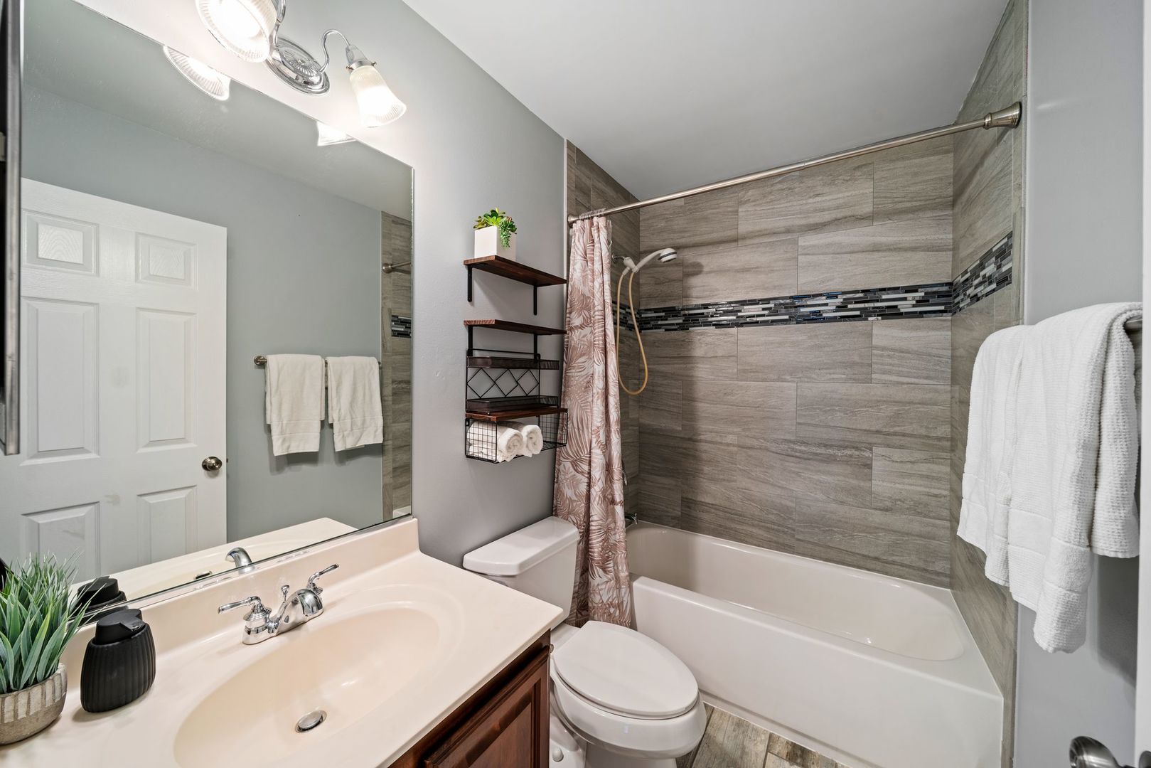 39371 Crofton Lane, Beach Park, IL 60083