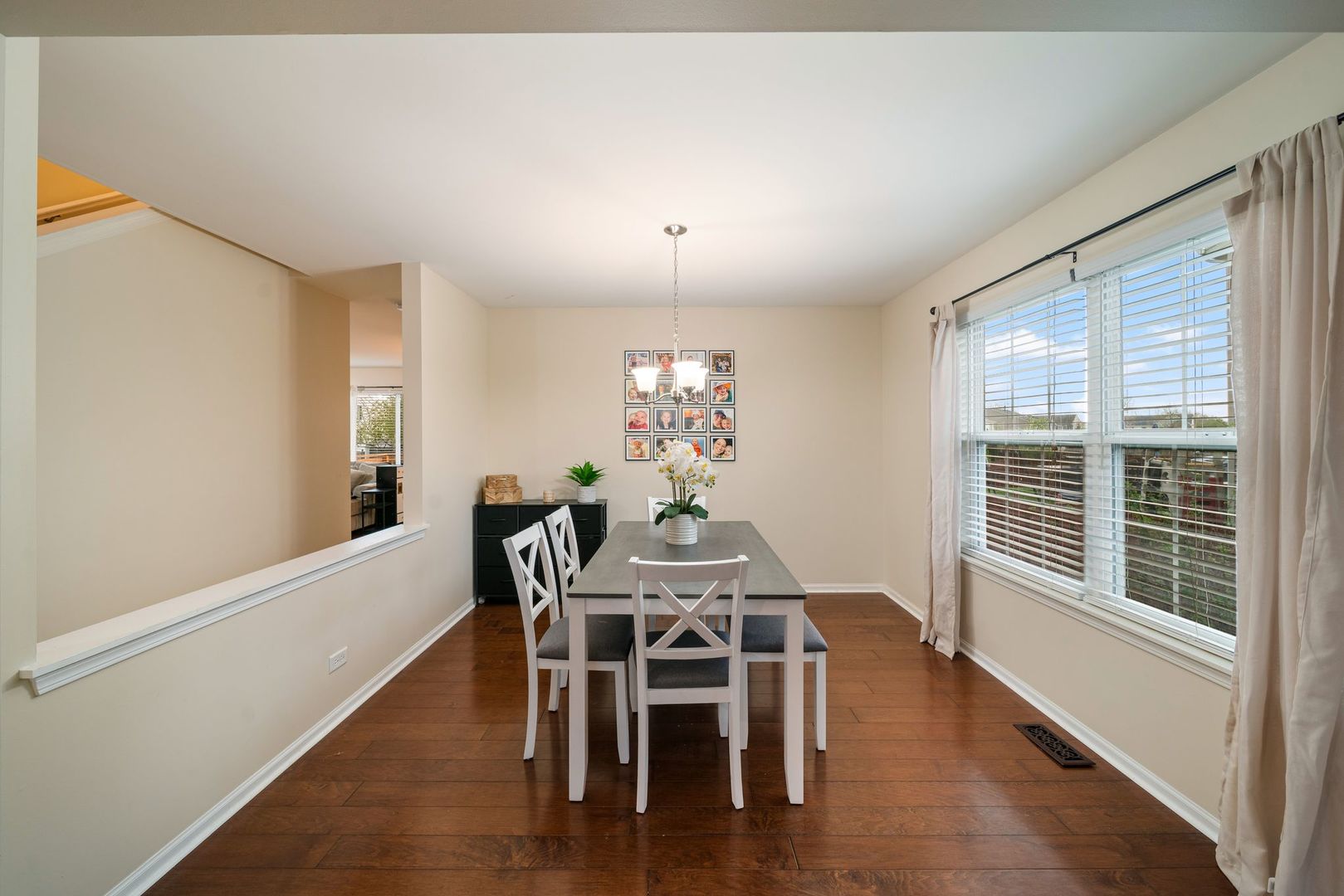 39371 Crofton Lane, Beach Park, IL 60083