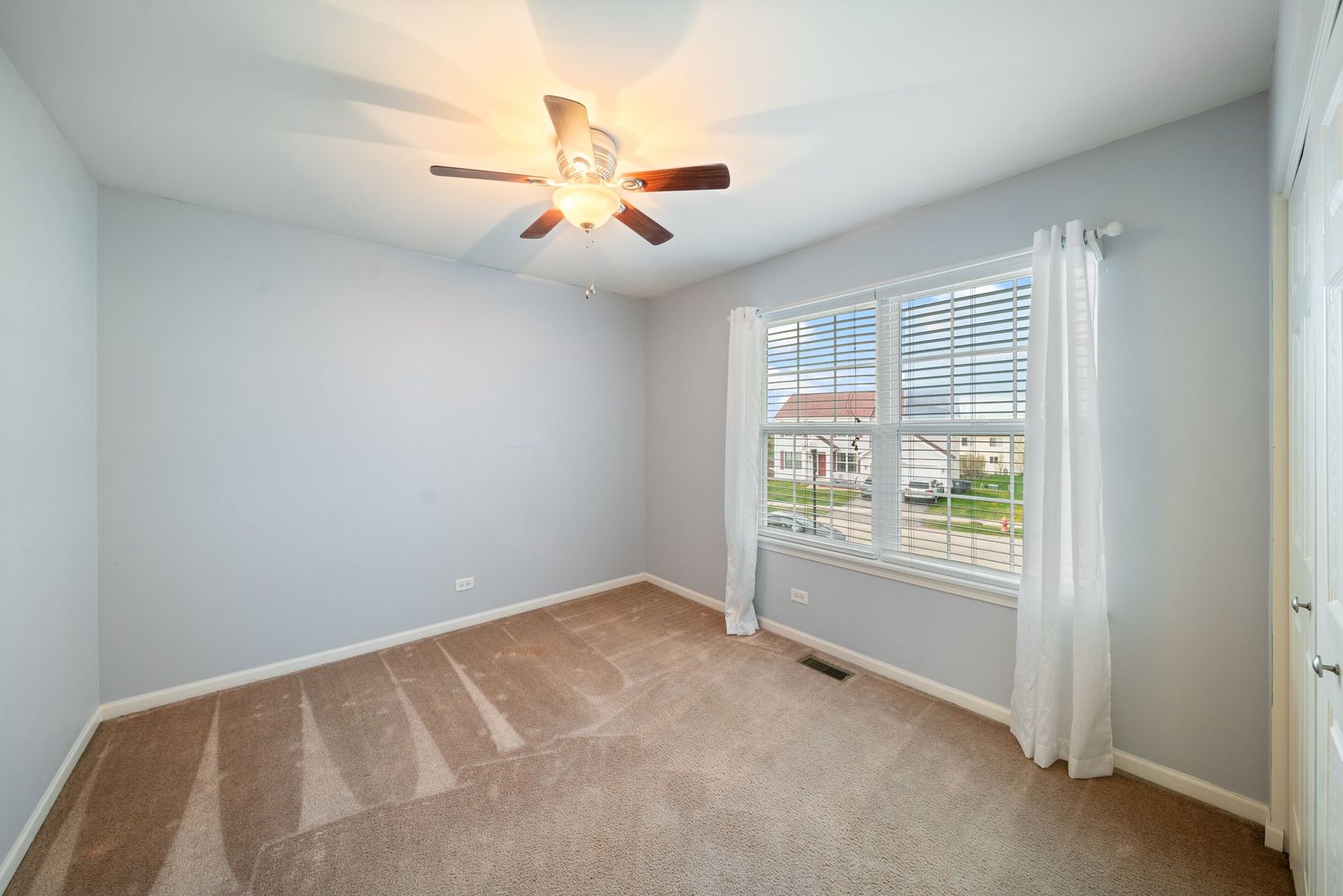 39371 Crofton Lane, Beach Park, IL 60083