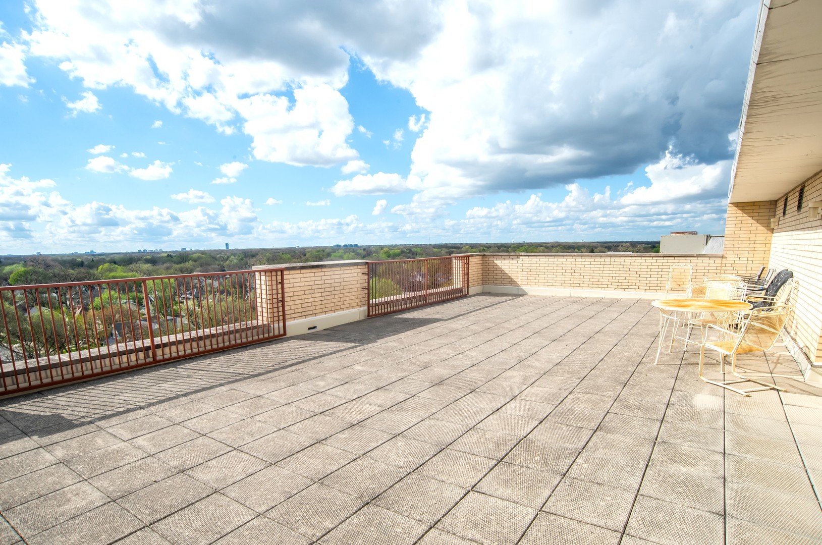 141 N La Grange Road #306, La Grange, IL 60525