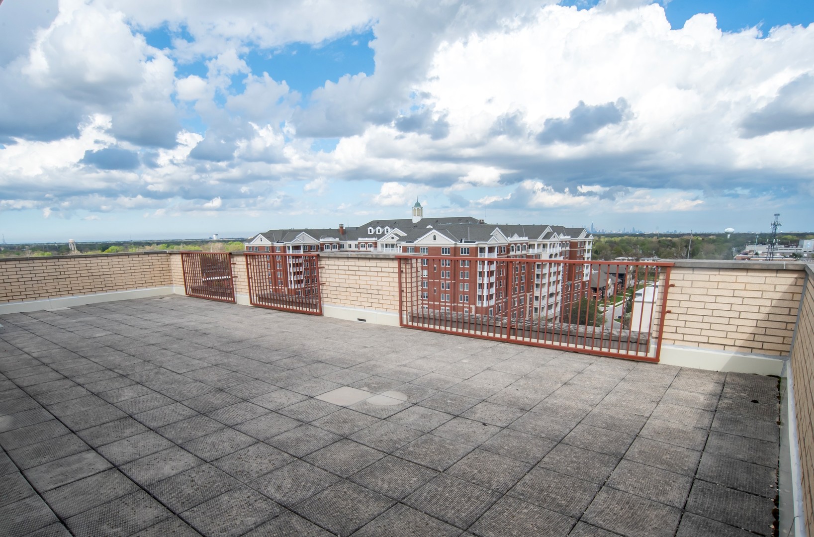 141 N La Grange Road #306, La Grange, IL 60525