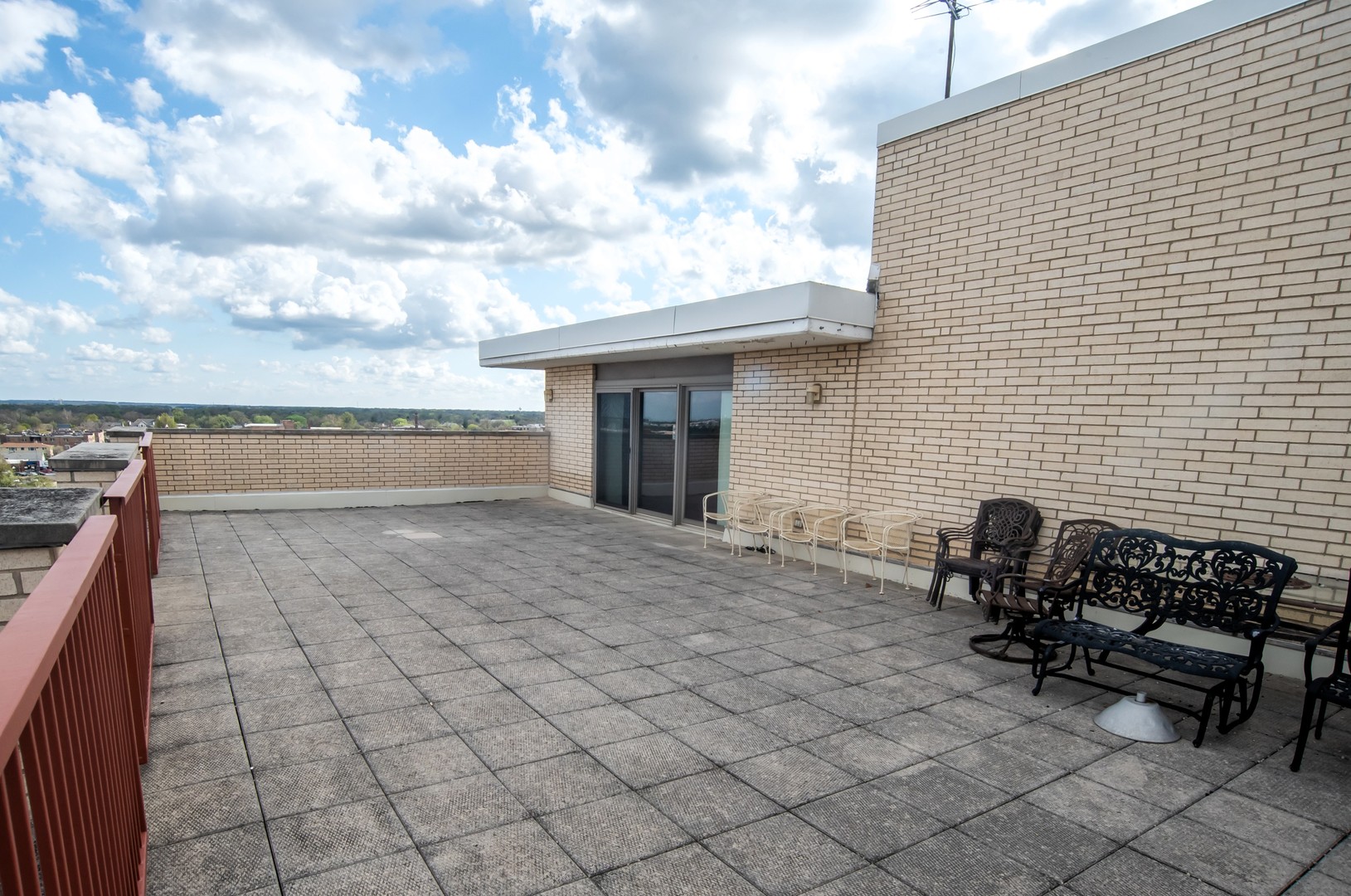 141 N La Grange Road #306, La Grange, IL 60525