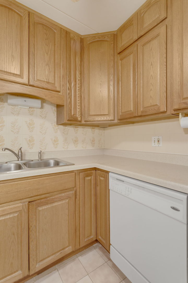 2505 Spring Street #3304, Woodridge, IL 60517