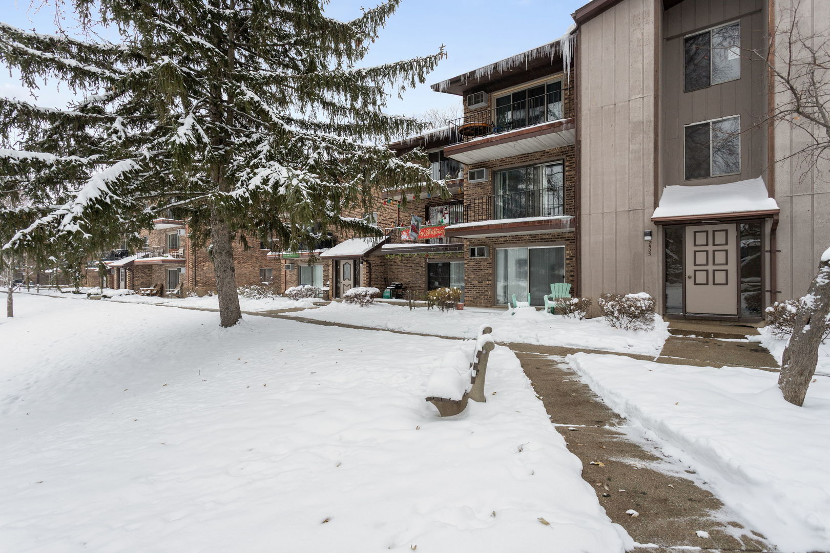 2505 Spring Street #3304, Woodridge, IL 60517