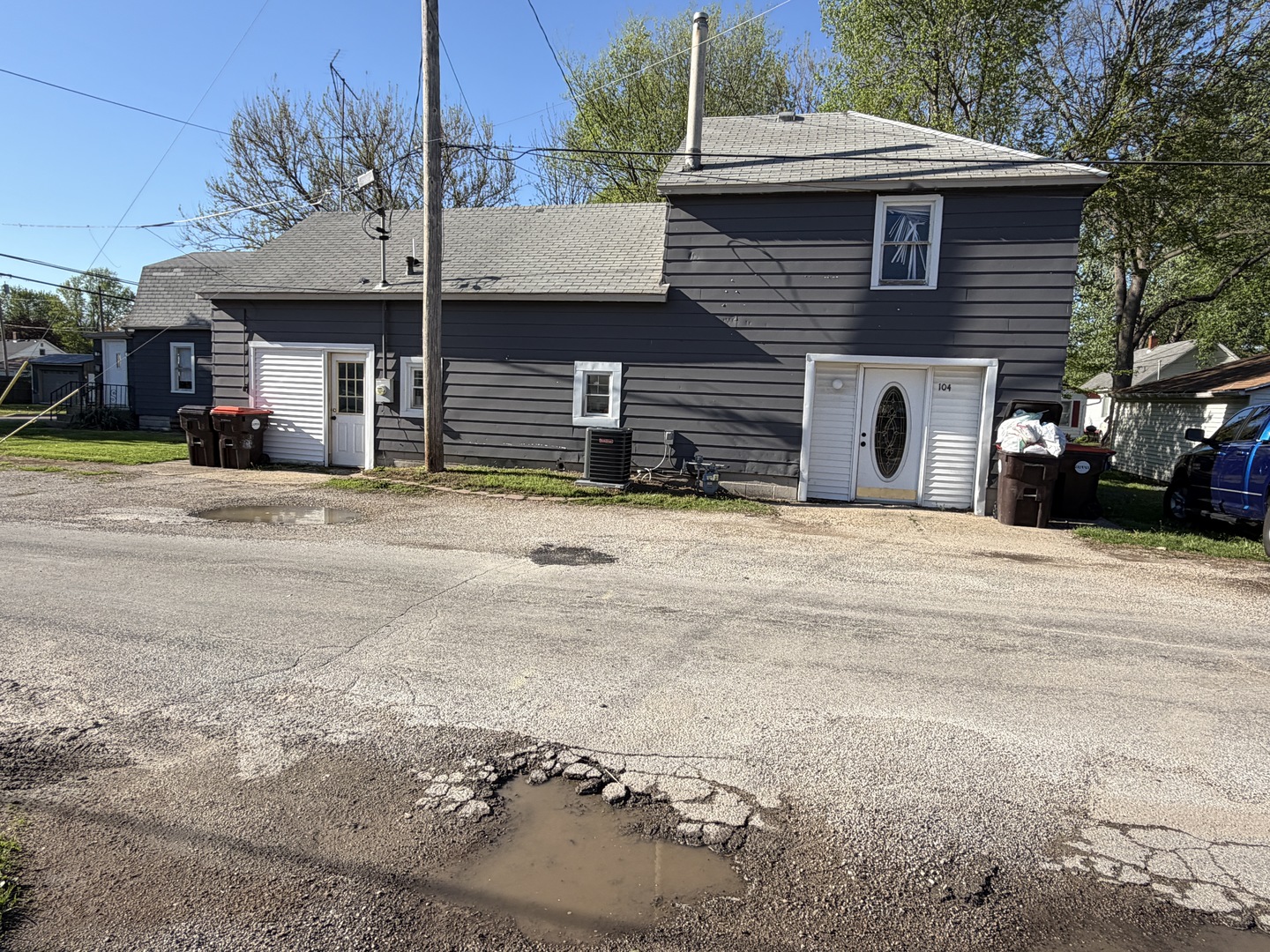 104 S State Street, Lincoln, IL 62656