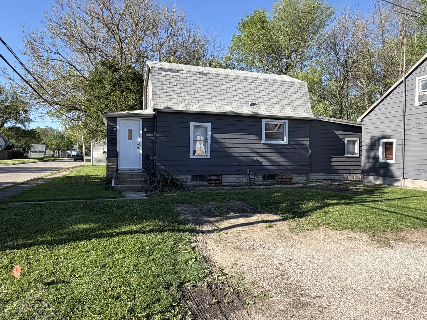 104 S State Street, Lincoln, IL 62656